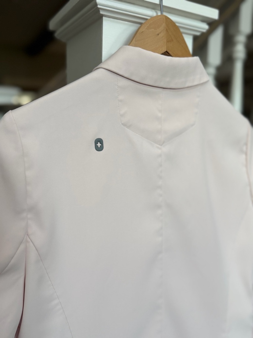 FIGS Women’s Bellevue Pink Powder Lab Coat: Limited Edition S - Picture 12 of 16
